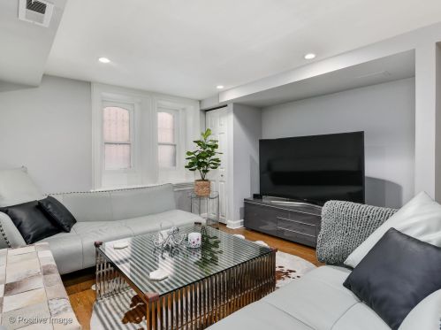 529 Wrightwood Ave, Chicago IL  60614-1794 exterior