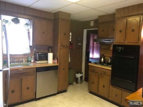 17 Msn St, Montclair NJ 07042-4518 exterior