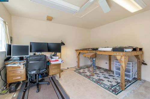 2448 Tanager Ct, Concord CA 94520-1523 exterior