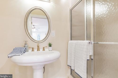 521 Lincoln Ave, Silver Spring MD 20912-5824 exterior