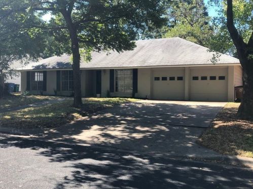 1807 Belford Dr, Austin TX  78757-8306 exterior