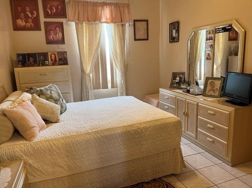 98 Hawkins St, Providence RI 02908-1713 exterior