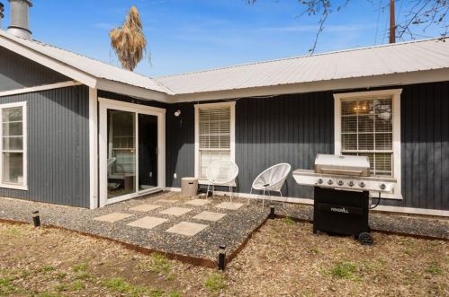 2200 Bahama Rd, Austin TX 78733-1207 exterior