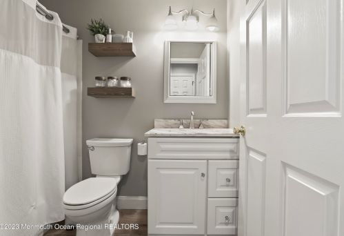 98 Pagoda Ln, East Freehold NJ 07728-4164 exterior