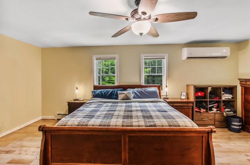 68 Rumford St, Concord NH 03301-3906 exterior