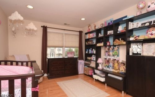 414 Turlington Ct, Livingston NJ 07039-8266 exterior