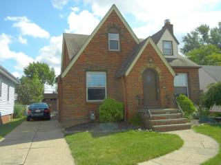 8019 Essen Ave, Cleveland OH  44129-3134 exterior