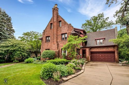 8848 Pleasant Ave, Chicago, IL 60643-5941