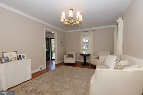 827 Royal St, Alexandria VA  22314-4340 exterior