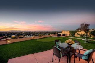 6592 Kentwood Bluffs Dr, Los Angeles, CA 90045-1257