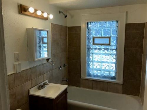 2846 40th St, Milwaukee WI  53210-1806 exterior