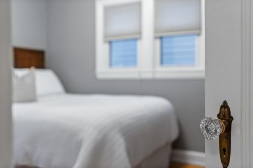 5115 Berkeley Blvd, Milwaukee WI 53217-5504 exterior