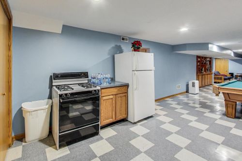 1704 Nordica Ave, Chicago IL 60707-4320 exterior