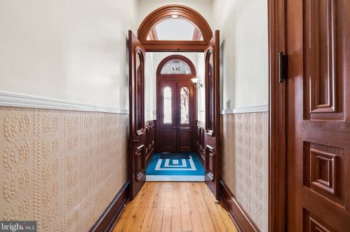 744 10th St, Philadelphia PA  19147-2742 exterior