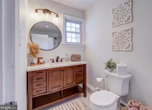 200 Applegate Dr, Trenton NJ 08690-1303 exterior