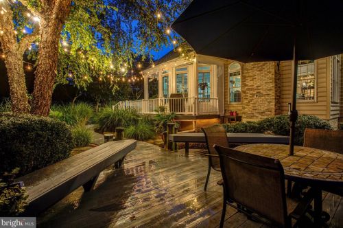 13606 Mt Prospect Dr, Rockville MD 20850-3510 exterior