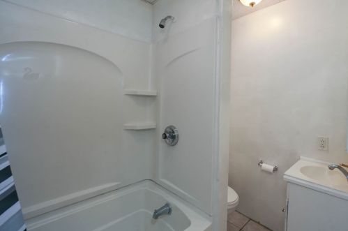 47 Eastern Ave, Worcester MA 01605-2813 exterior