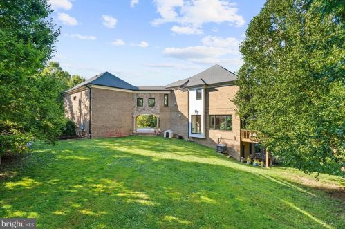 1645 Kirby Rd, Mc Lean VA  22101-3240 exterior