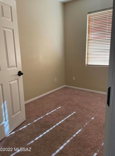 5571 Red Rock Ridge St, Tucson AZ  85742-8121 exterior