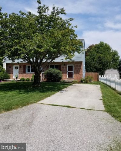 798 Barrett St, Hanover, PA 17331-9342