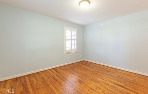 1745 Cambridge Ave, Atlanta GA  30337-2061 exterior