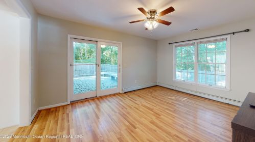 308 Enterprise Dr, Lacey NJ 08731-1815 exterior