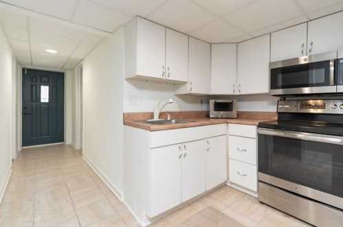 2519 Clairmont Rd, Atlanta GA 30329-2713 exterior