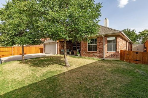 1062 Colleton Ln, Frisco TX 75033-8233 exterior