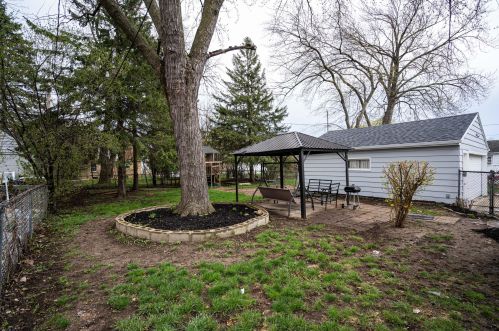 5946 40th St, Milwaukee WI  53209-3923 exterior