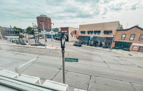 2255 Allis St, Milwaukee WI  53207-1350 exterior