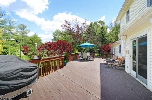 14 Marlin Dr, Whippany NJ exterior