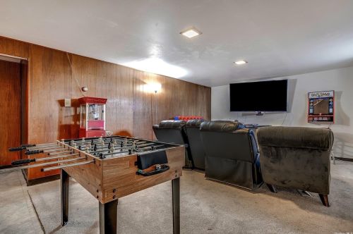 26 Raven Dr, Commack NY 11725-4707 exterior