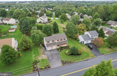 1739 Conard Rd, Lancaster PA 17602-1302 exterior