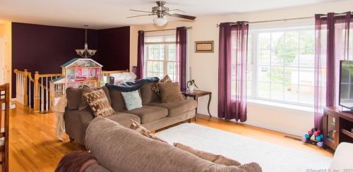 639 Old Colony Rd, Meriden CT 06451-6301 exterior