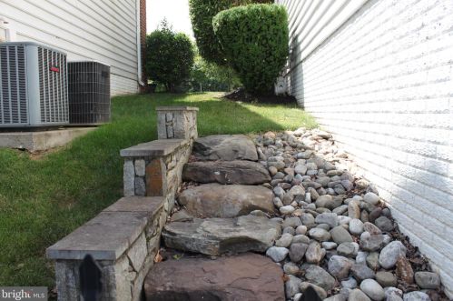 204 Deep Trail Ln, Rockville MD  20850-7753 exterior