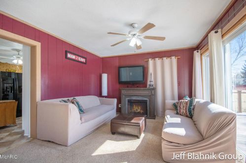 932 Innes St, Grand Rapids MI 49503-3519 exterior