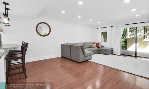 1330 13 St, Boca Raton FL 33486-5323 exterior