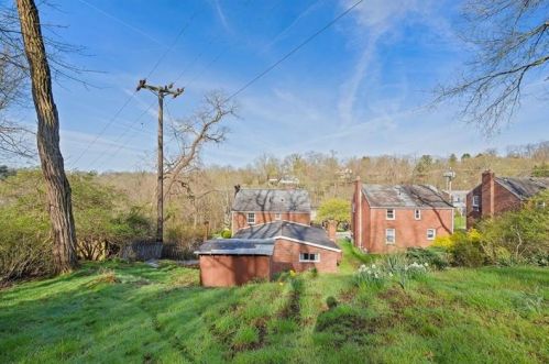 502 Braddock Rd, Pittsburgh PA 15221-3734 exterior