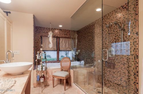 5326 26th St, Phoenix AZ 85050-1303 exterior