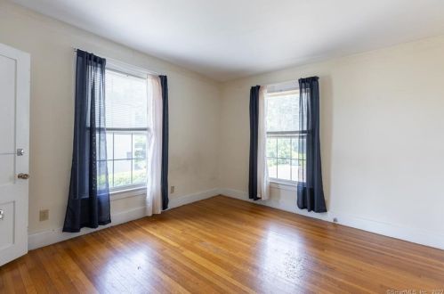 314 Elizabeth St, Derby CT 06418-1814 exterior