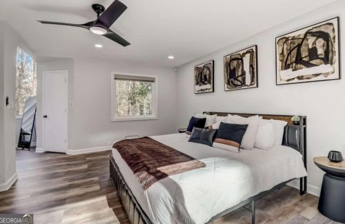 1210 Beechwood Ave, Atlanta GA 30327-0042 exterior