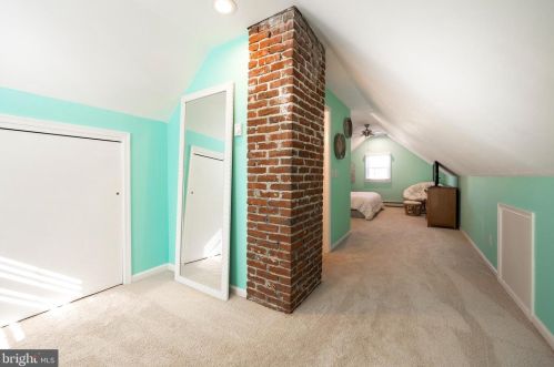 697 Hanover St, Pottstown PA 19464-4519 exterior