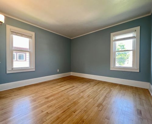 4532 Newhall St, Milwaukee WI 53211-1527 exterior