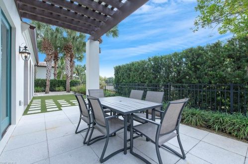 16614 Cortona Ln, Naples FL 34110-3261 exterior