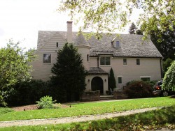 160 Dartmouth St, Newton, MA 02465-2839