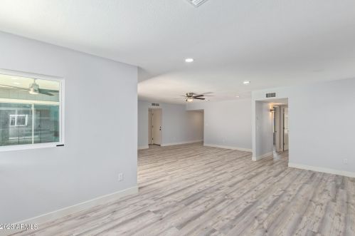 10609 42nd St, Phoenix AZ  85028-3501 exterior