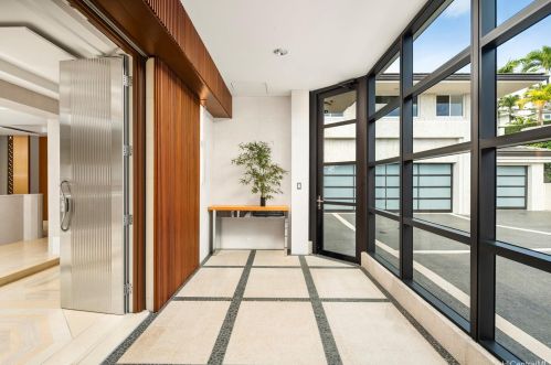 360 Puuikena Dr, Honolulu HI 96821-0025 exterior