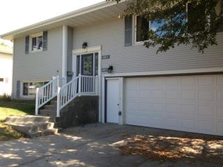 405 Interstate Ave, Bismarck ND  58503-1028 exterior