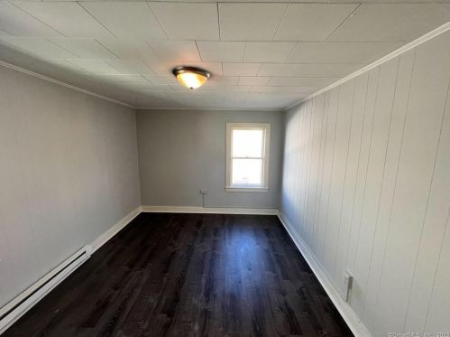 16 Lafayette St, Derby CT 06418-1706 exterior