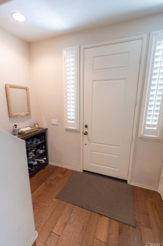 89 Liberty St, Tustin, CA 92782-6514